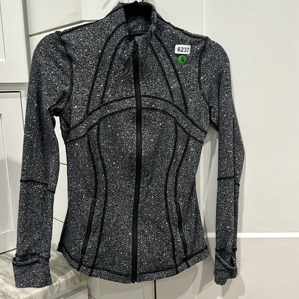(6237) LULULEMON Define Jacket Sz 4 EUC Luminesce Splatter White Black