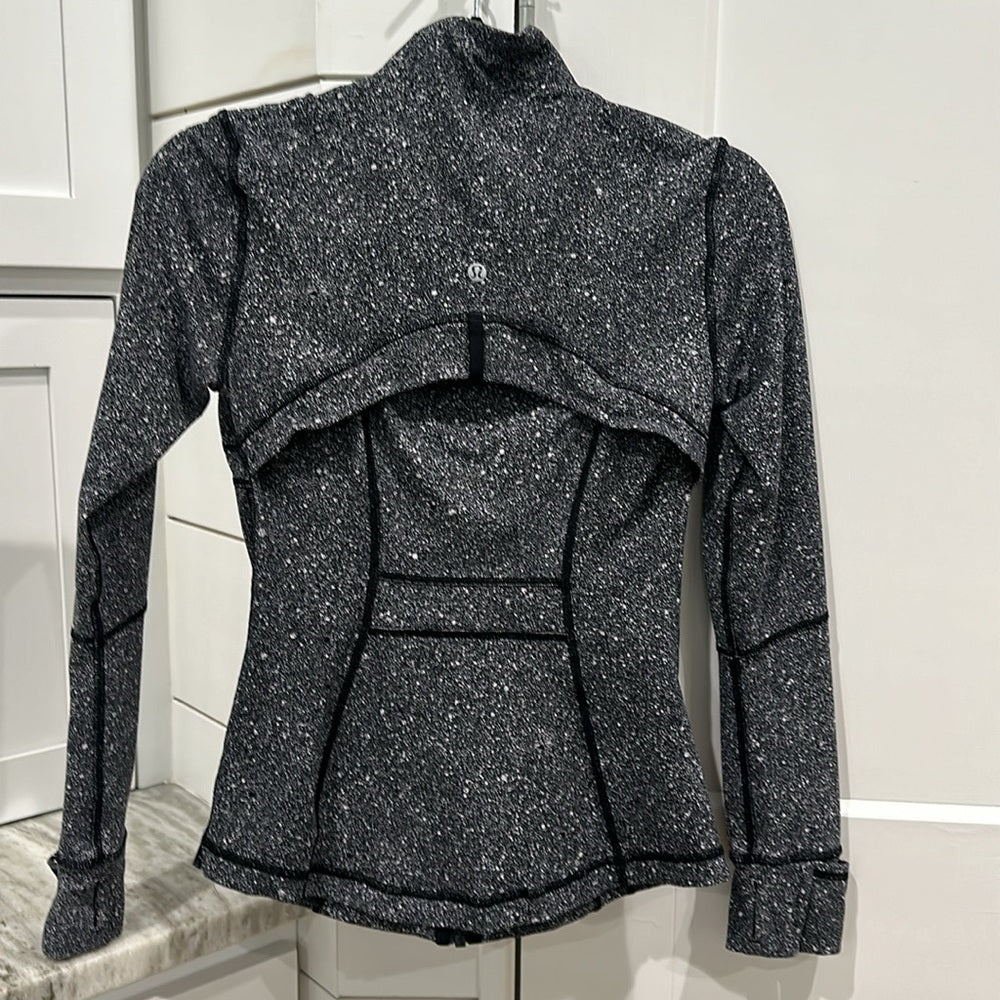 (6237) LULULEMON Define Jacket Sz 4 EUC Luminesce Splatter White Black