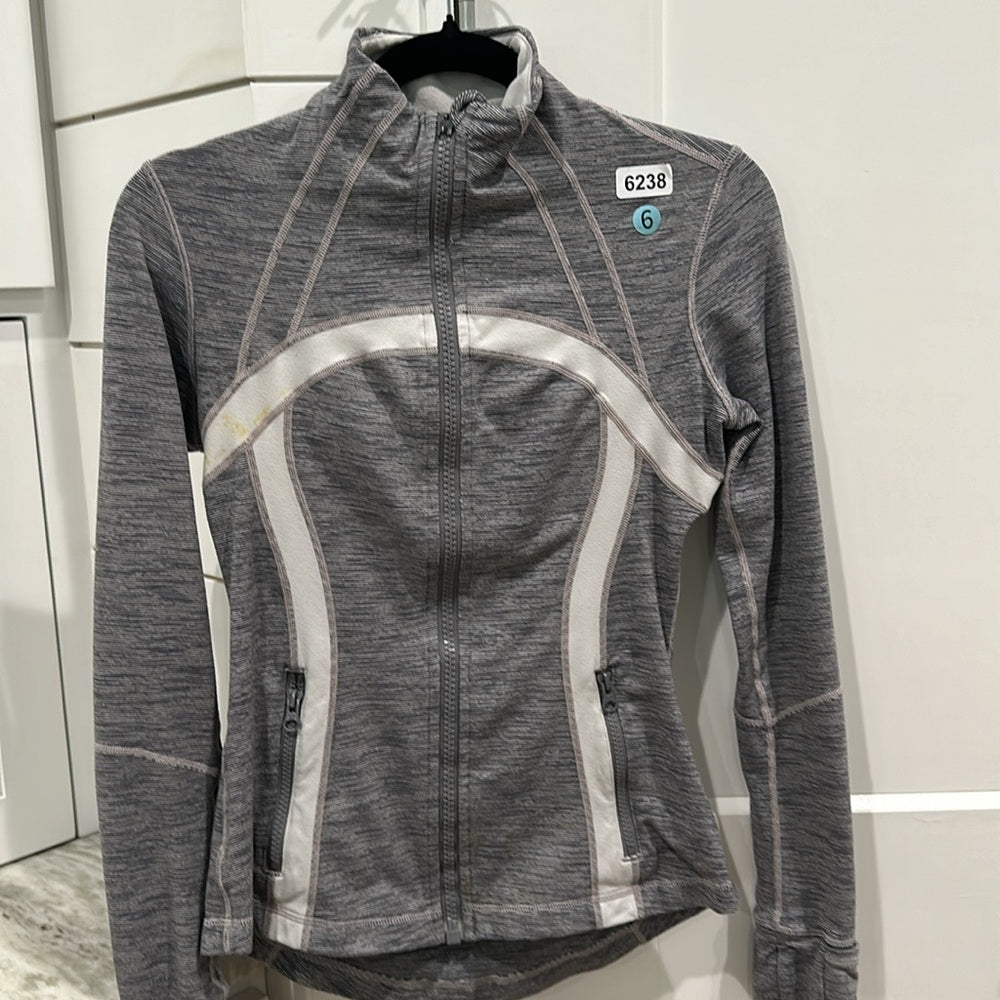 (6238) LULULEMON Define Jacket Sz 6 *FLAW missing zipper pull/Spots