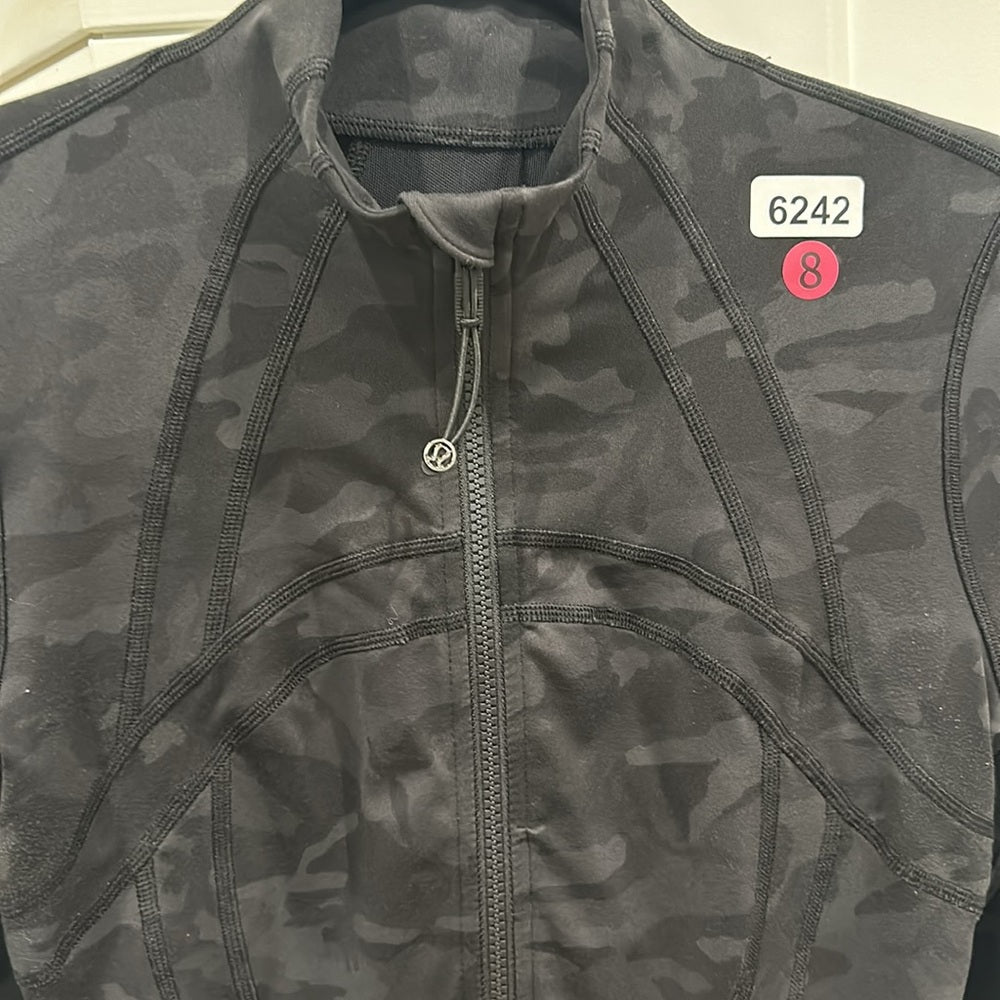 (6242) LULULEMON Define Jacket Sz 8 *EUC Incognito Camo Multi Grey
