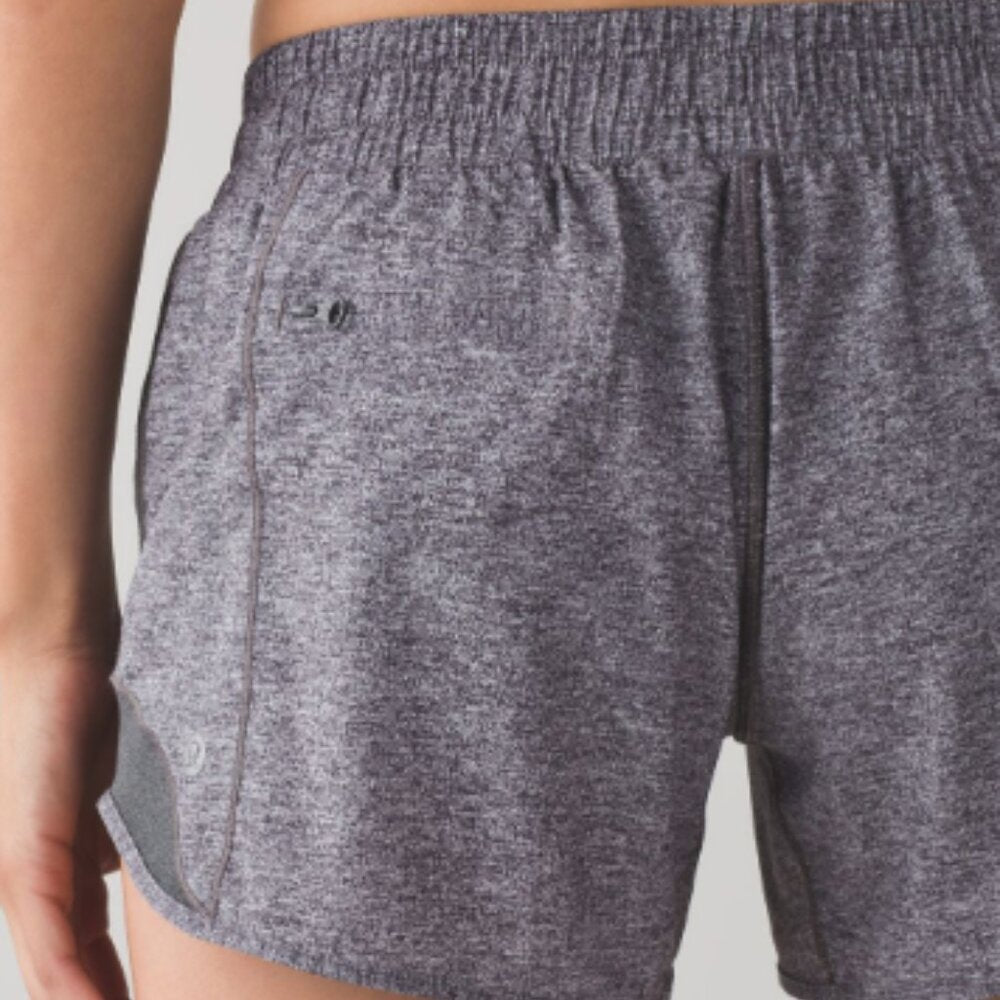 (6262) LULULEMON Hotty Hot Short (4" ) Heathered Black in Sz 6 *Loved