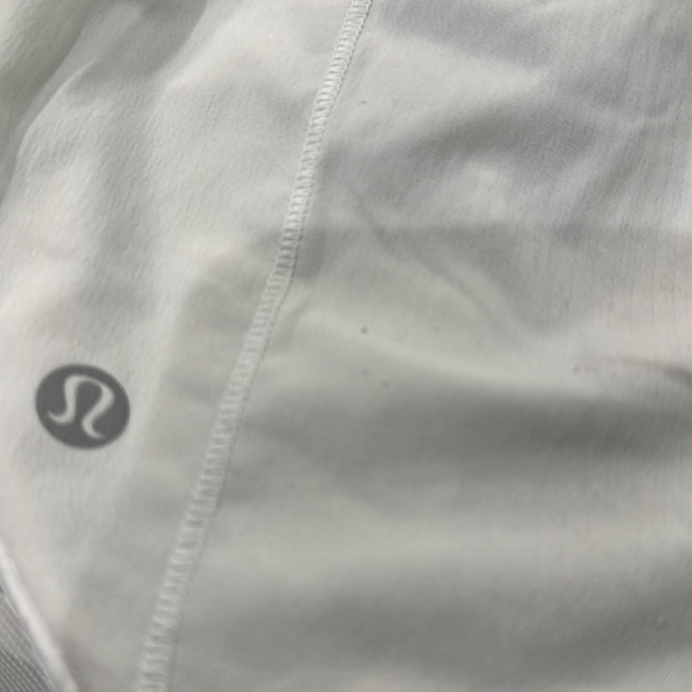 (6252) LULULEMON Hotty Hot Short II (Long 4") White/Barely Beige in Sz 6 *Loved
