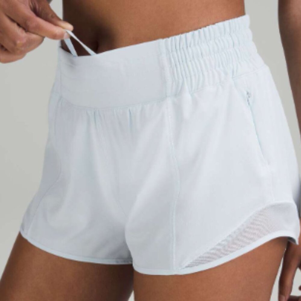 (6257) LULULEMON Hotty Hot High-Rise Lined Short 2.5" in Sz 6 *Loved *Powder Blu