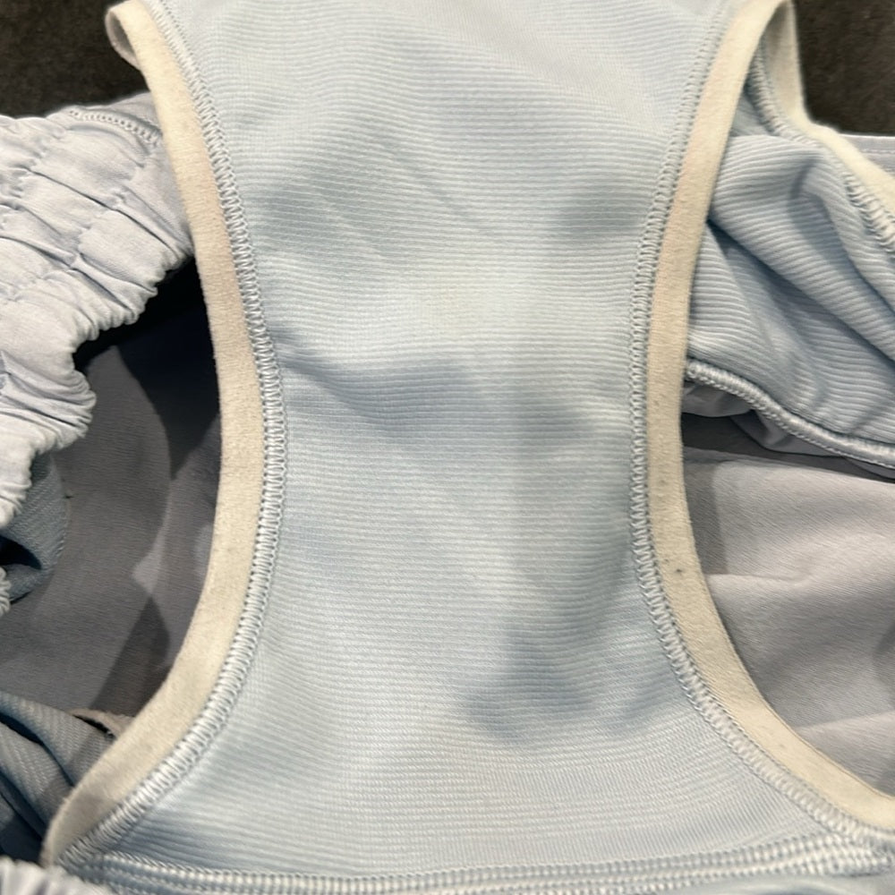 (6258)  LULULEMON HOTTY HOT 2.5" in Sz 8 **LOVED** in WINDMILL