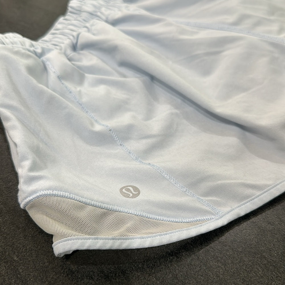 (6261) LULULEMON Hotty Hot High-Rise Lined Short 2.5" in Sz 6 *Loved *Blue linen