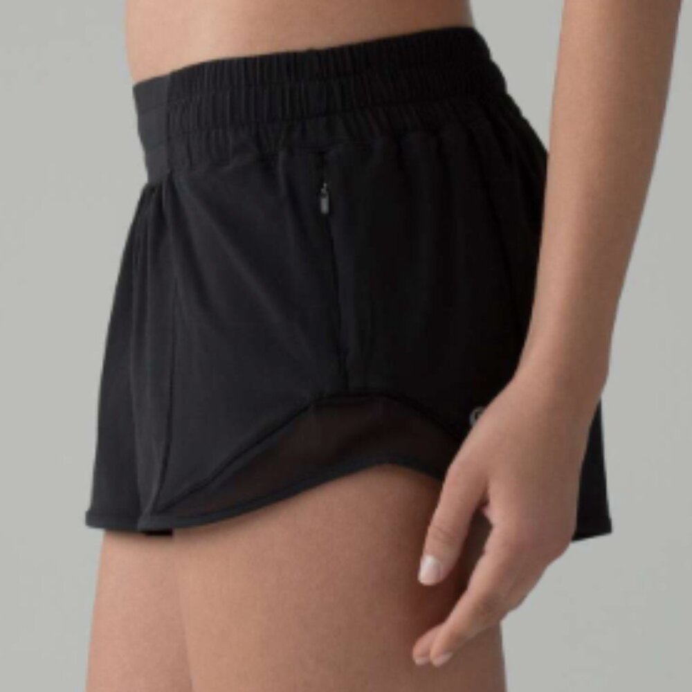 (6271) LULULEMON Hotty Hot Short 4" Sz 10 **LOVED *logo faded