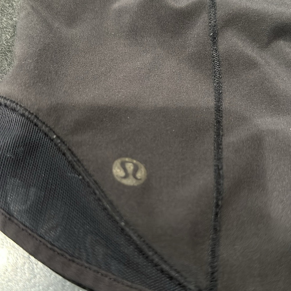 (6271) LULULEMON Hotty Hot Short 4" Sz 10 **LOVED *logo faded