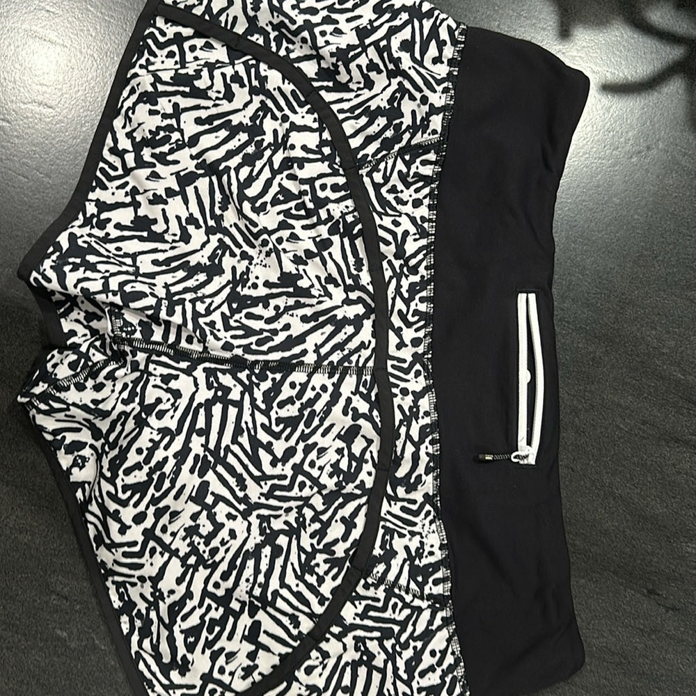 (6274) LULULEMON Run Times Short *4-way Stretch 4" in Brushed Animal in Sz 8