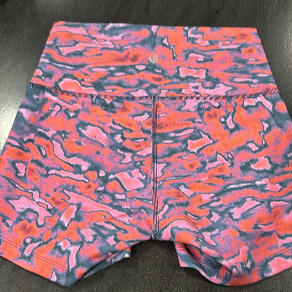 (6277) LULULEMON Wunder Train High-Rise Short 6" in Sz 6 *GORGEOUS