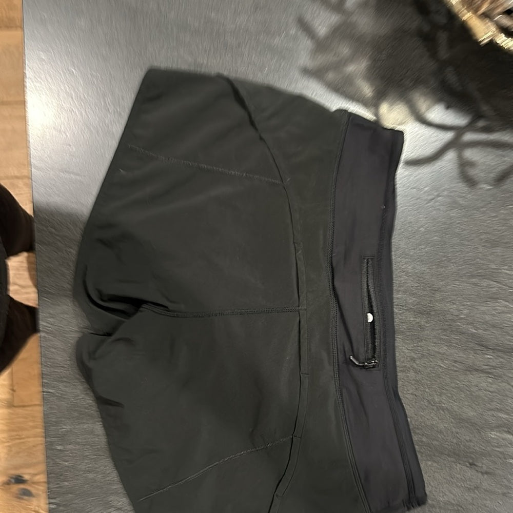 (6278) LULULEMON Run: Speed Short (4") in Sz 10 *BLACK