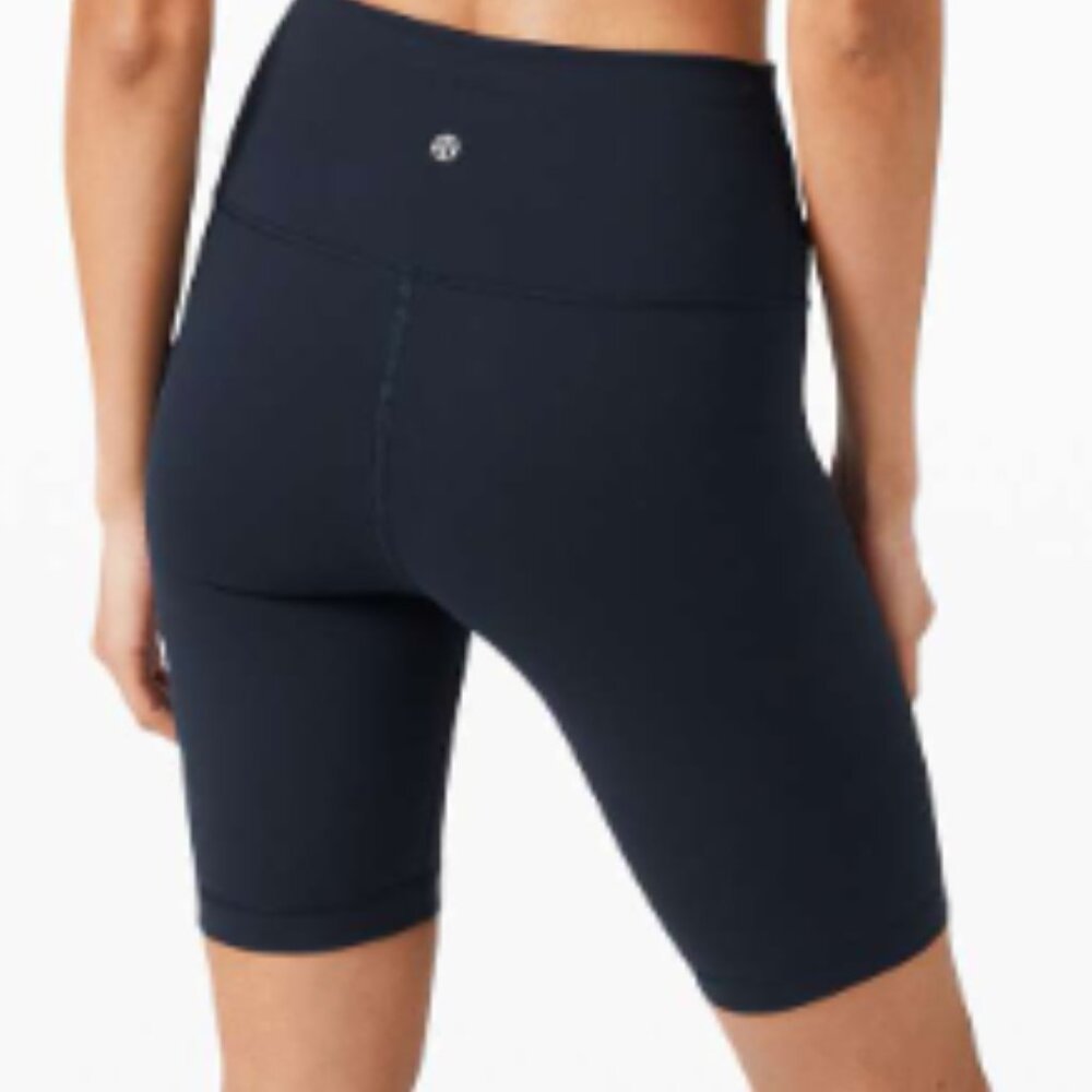 (6279) LULULEMON  Wunder Train High Rise Short 8" in Sz 14 *TRUE NAVY