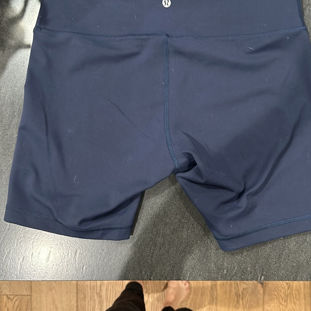 (6279) LULULEMON  Wunder Train High Rise Short 8" in Sz 14 *TRUE NAVY