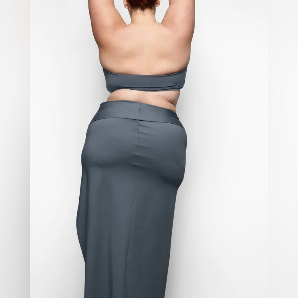 SKIMS SHAPING SWIM LONG SKIRT/ GUNMETAL/ LARGE/ NWT