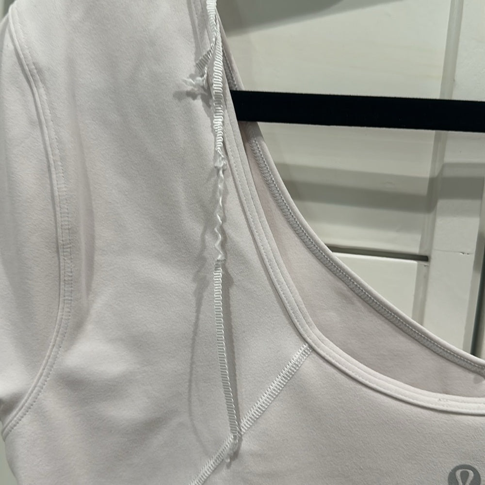 (6289) 🍋  LULULEMON ALIGN TEE P2P=18" Sz  *EUC in WHITE