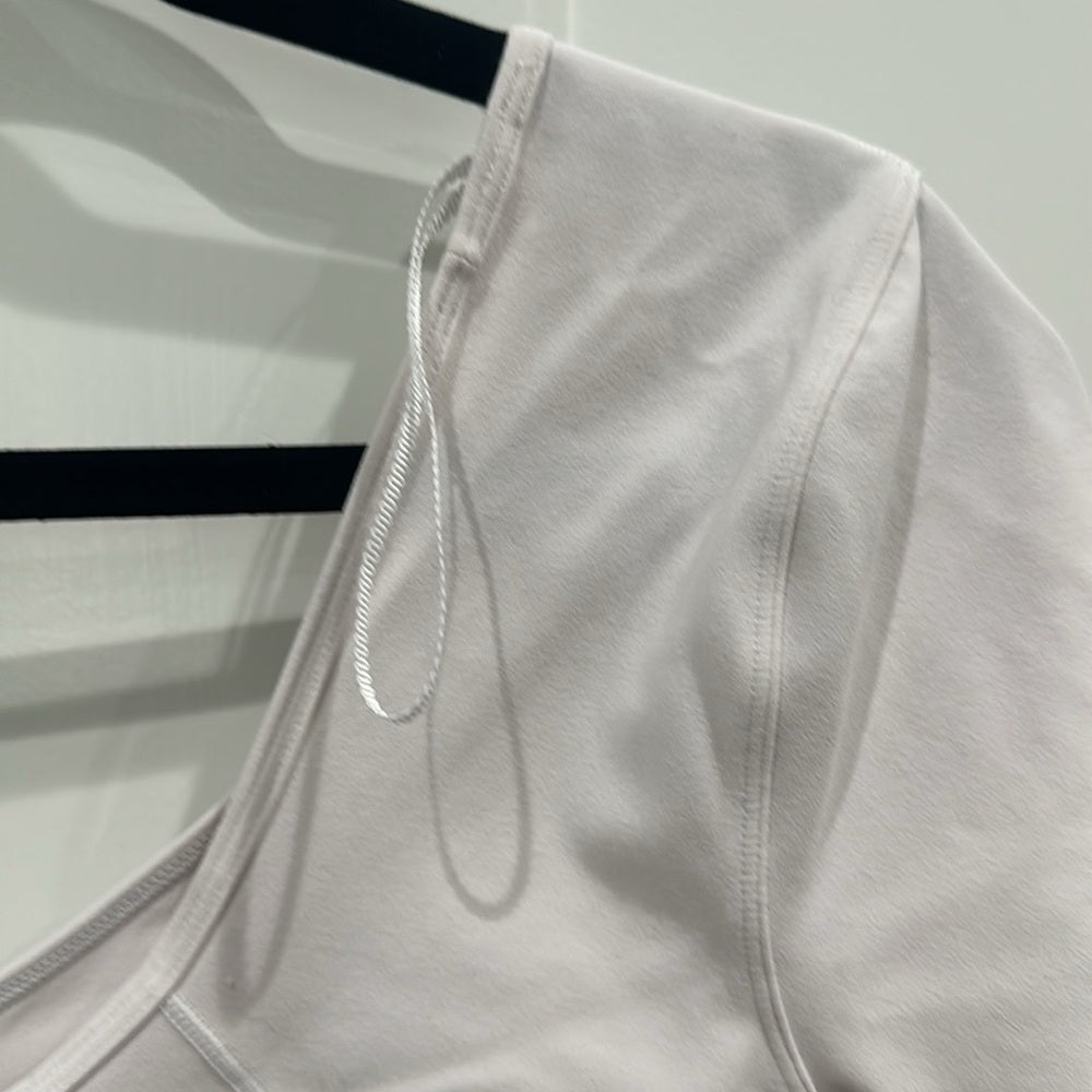 (6289) 🍋  LULULEMON ALIGN TEE P2P=18" Sz  *EUC in WHITE