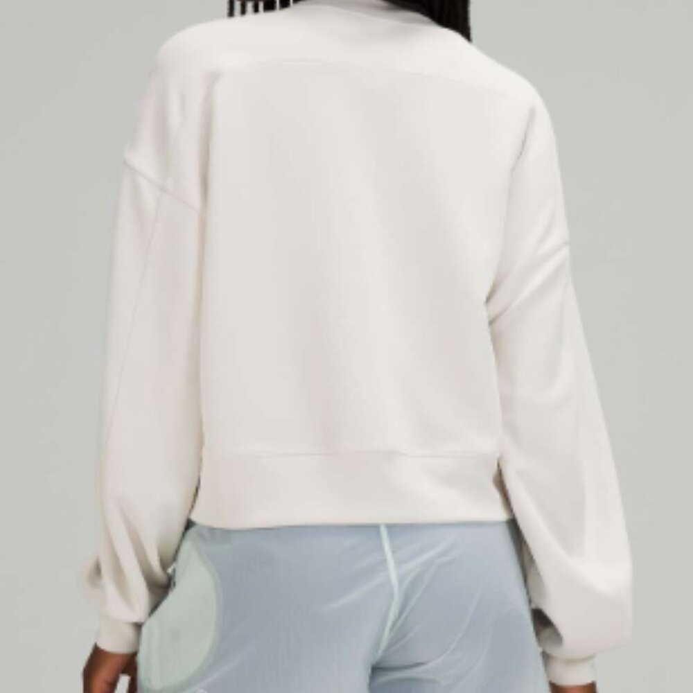 (6304) LULULEMON Perfectly Oversized Cropped Crew *Softstreme™ White Opal Sz 6