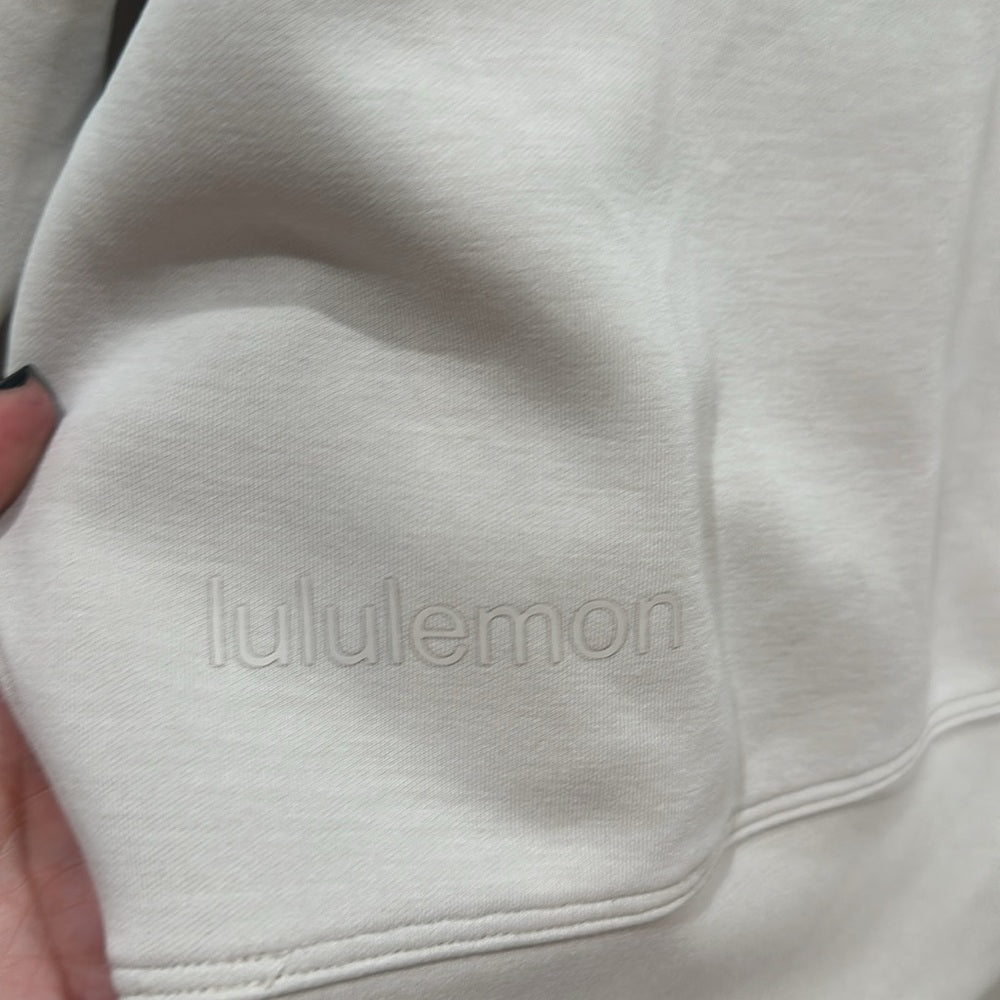 (6304) LULULEMON Perfectly Oversized Cropped Crew *Softstreme™ White Opal Sz 6