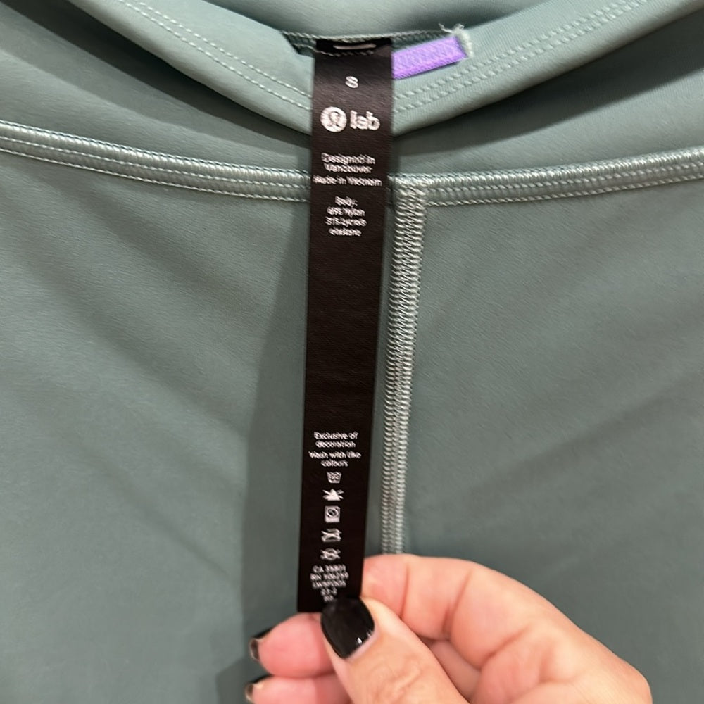 (6317) LULULEMON LAB *RARE* TERRA COSMOS 23 Collection Leggings Sz 8