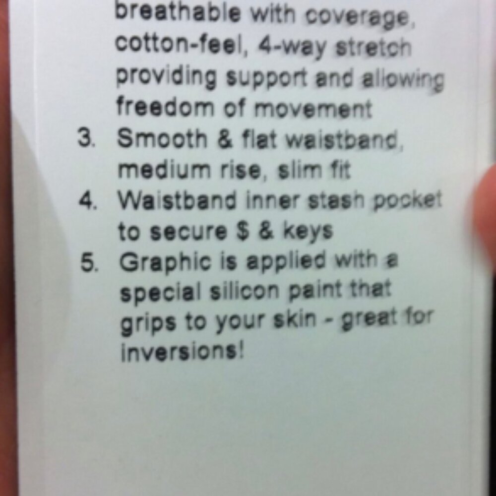 (6318) LULULEMON ACRO CROP SILICONE Sz 2 in Black