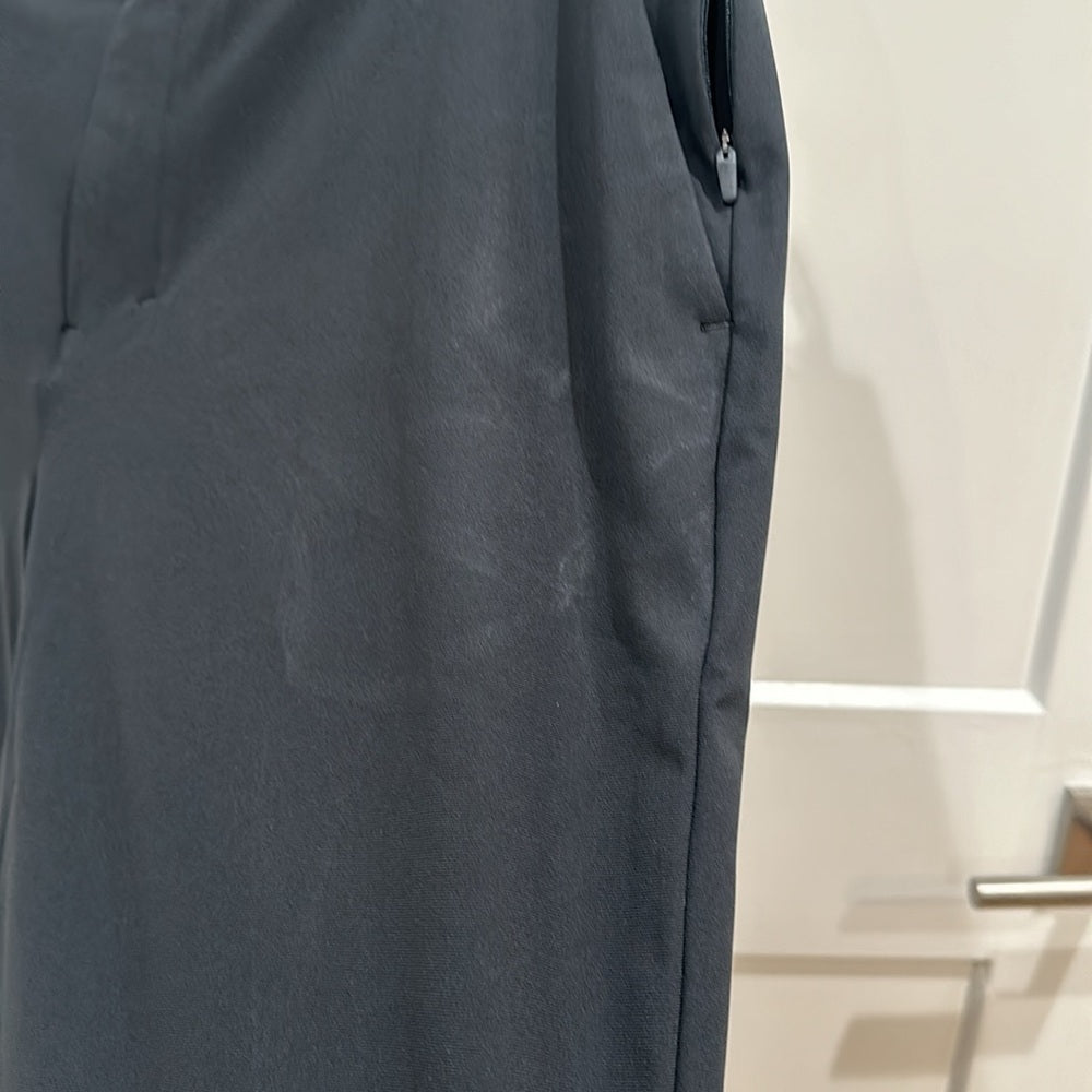 (6320) LULULEMON Commission Pant Slim 30"L *Warpstreme Sz 36W in NAVY *SOME WEAR
