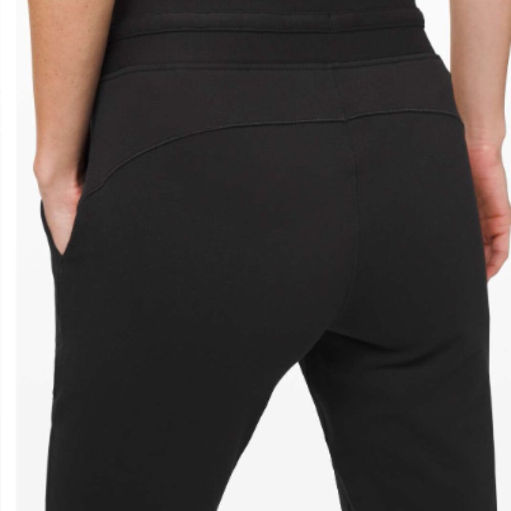 (6322) LULULEMON Ready to Fleece Jogger Sz 4 in Black