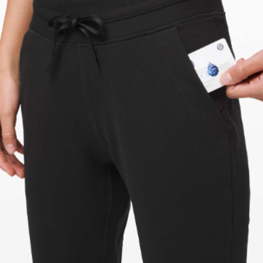 (6322) LULULEMON Ready to Fleece Jogger Sz 4 in Black