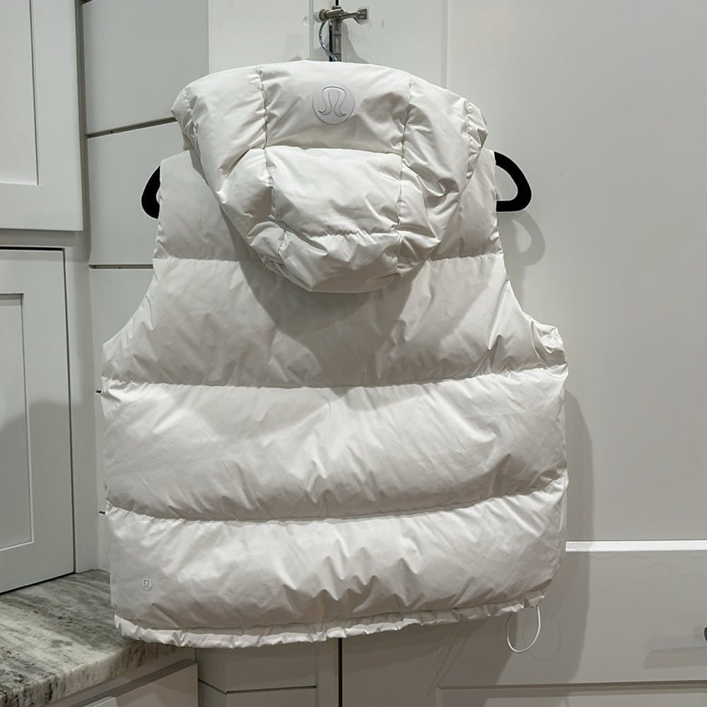 (6331) LULULEMON Wunder Puff Cropped Vest Sz 6 in White