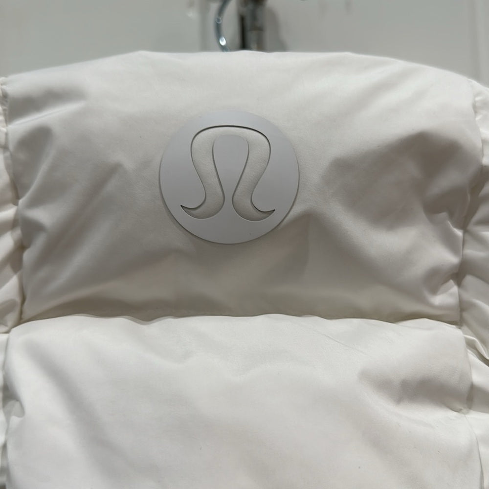 (6331) LULULEMON Wunder Puff Cropped Vest Sz 6 in White