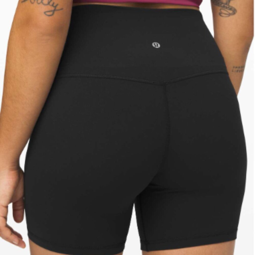 (6347) LULULEMON Align Short *6" Black (Second Release) Sz 6 **FLAW