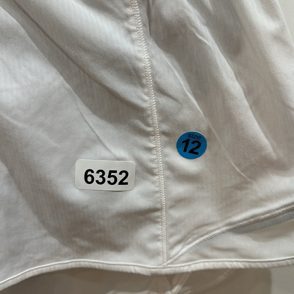 (6352) Lululemon Hotty Hot Short *High-Rise 2.5" in Sz 12