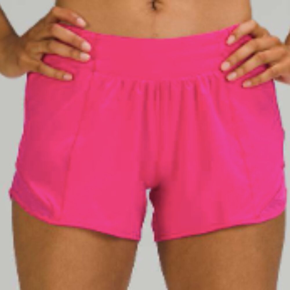 (6355) Lululemon Hotty Hot Low Rise Short 4" in Sz 10