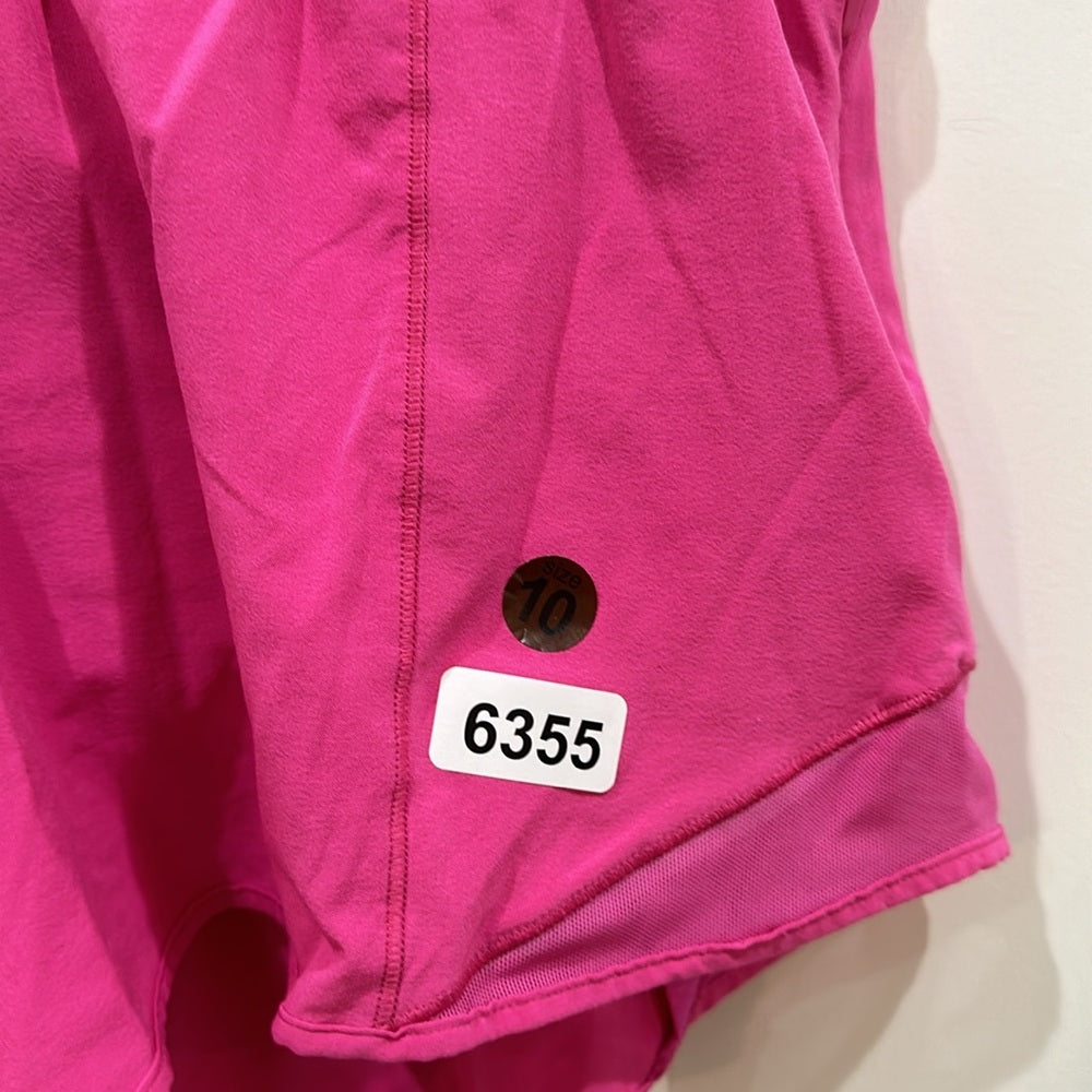 (6355) Lululemon Hotty Hot Low Rise Short 4" in Sz 10