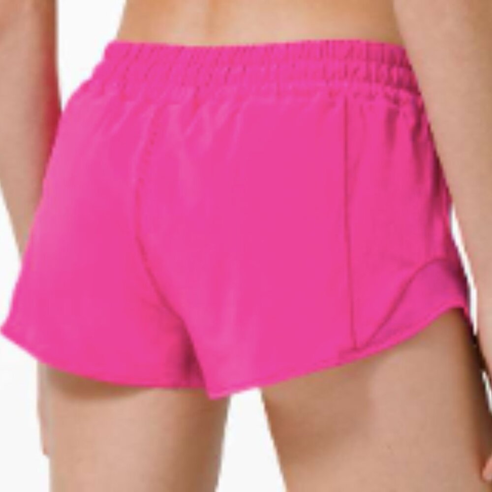 (6356) Lululemon Hotty Hot Low-Rise Short 2.5" in Sz 4