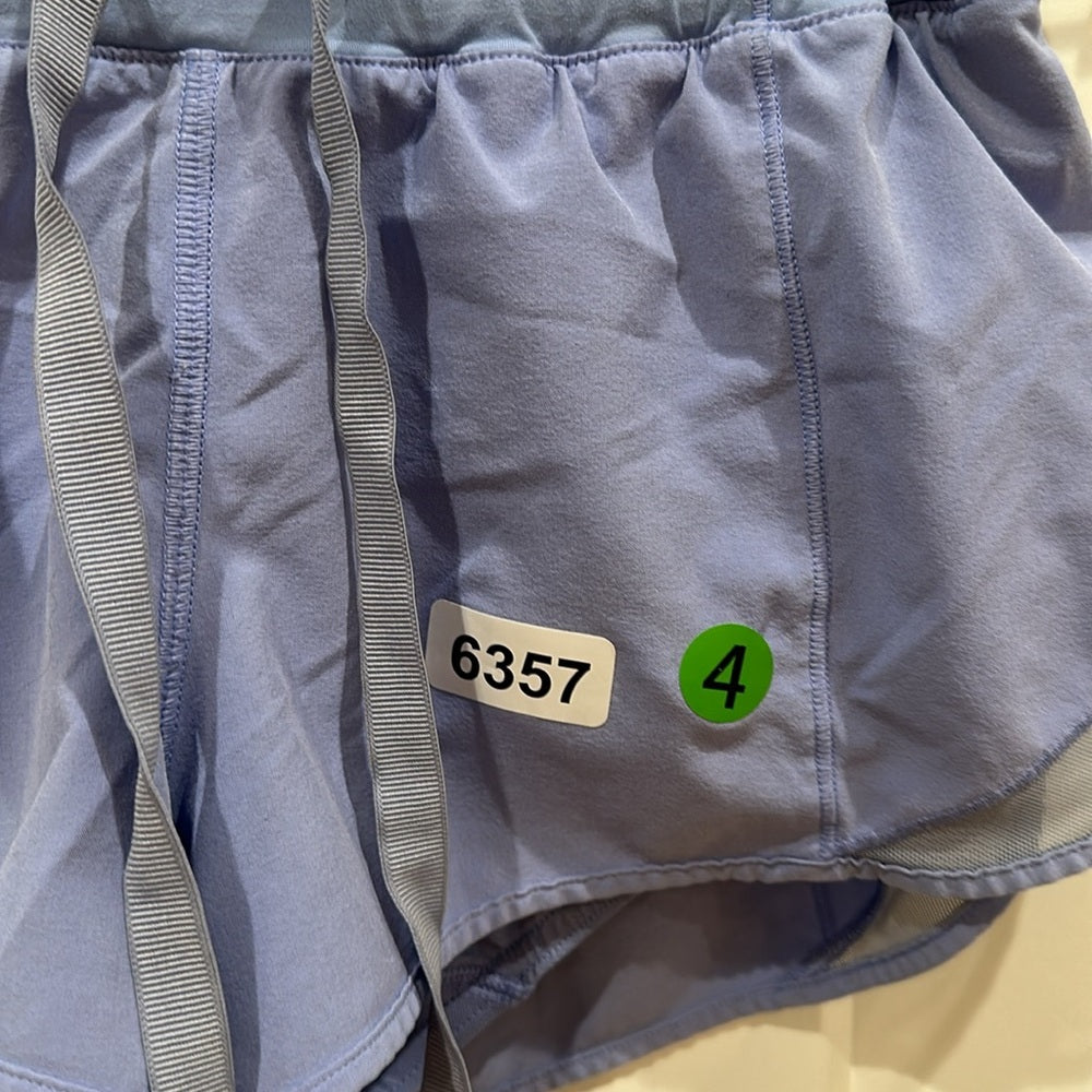 (6357) Lululemon Hotty Hot Short (2 1/2" ) Hydrangea Blue Sz 4