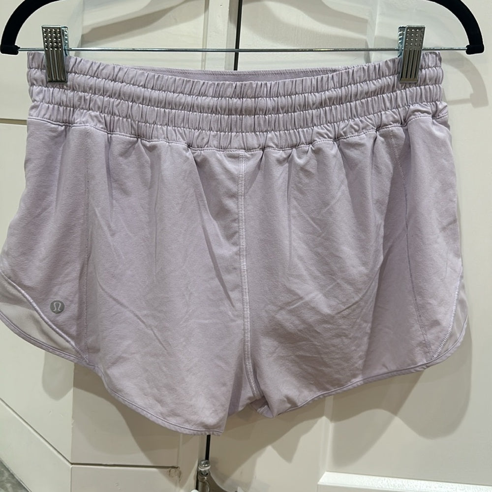 (6360) Lululemon Hotty Hot Short *High-Rise 2.5" Lavender Dew In SZ 8