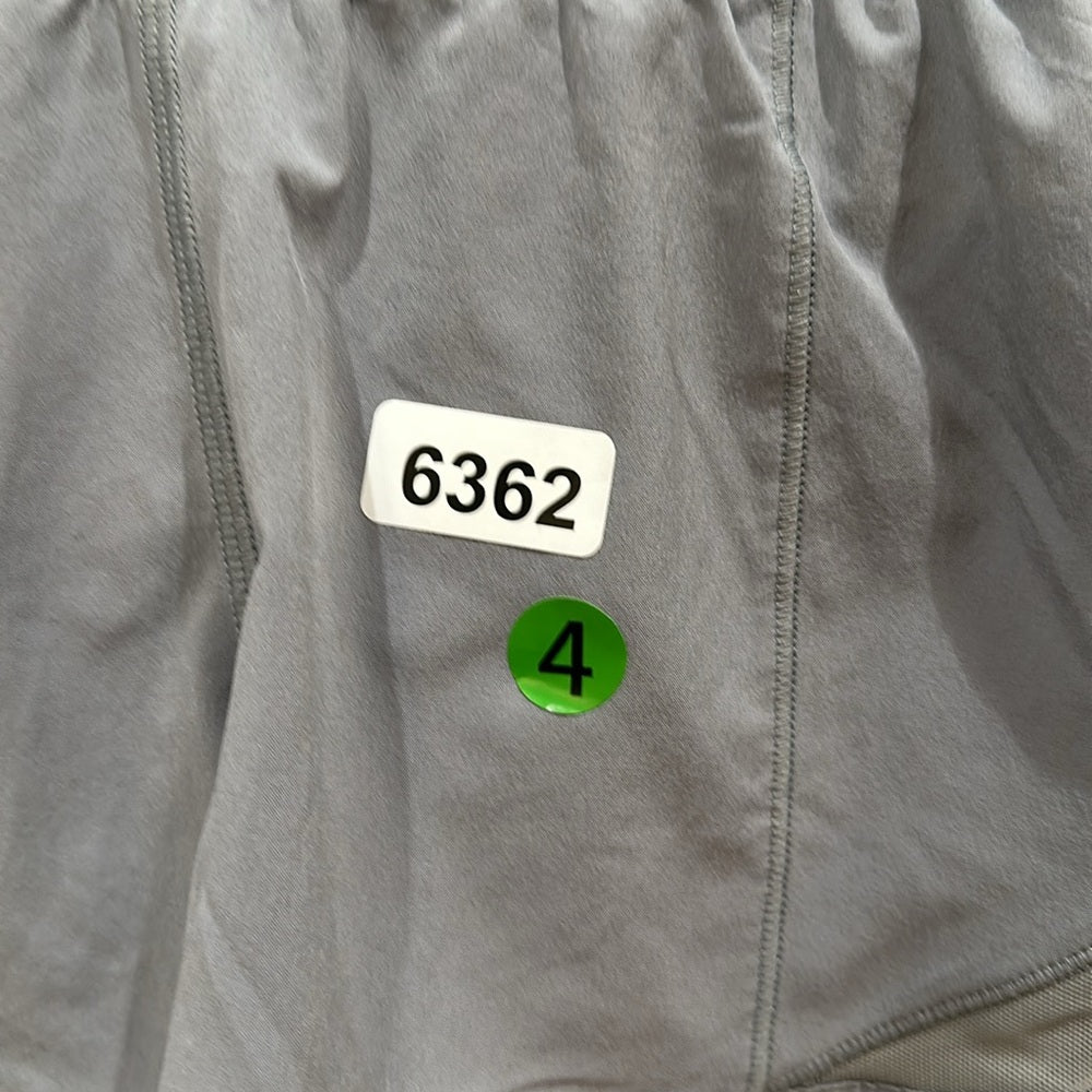 (6362) Lululemon Hotty Hot High-Rise Lined Short 2.5" Rhino Grey in Sz 4