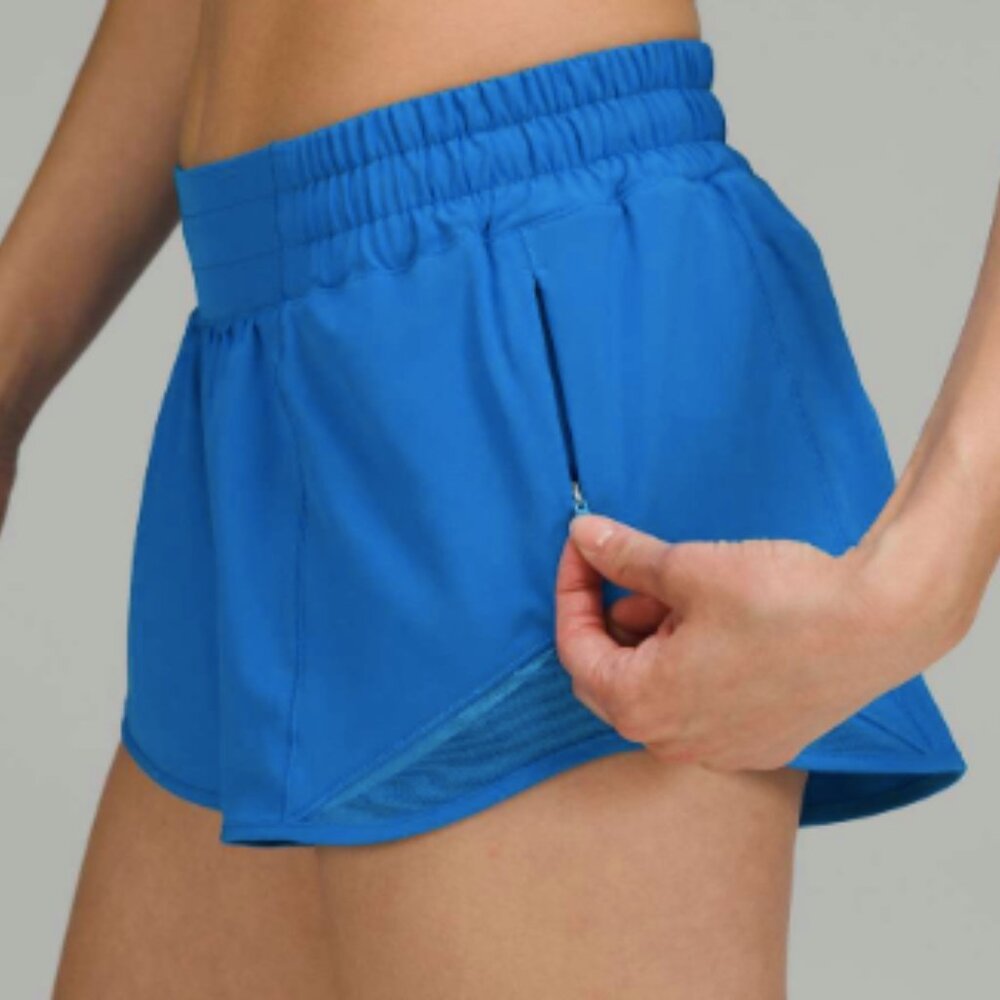 (6364) Lululemon Hotty Hot Low-Rise Short 2.5" in Sz 12 (POOLSIDE) HOT