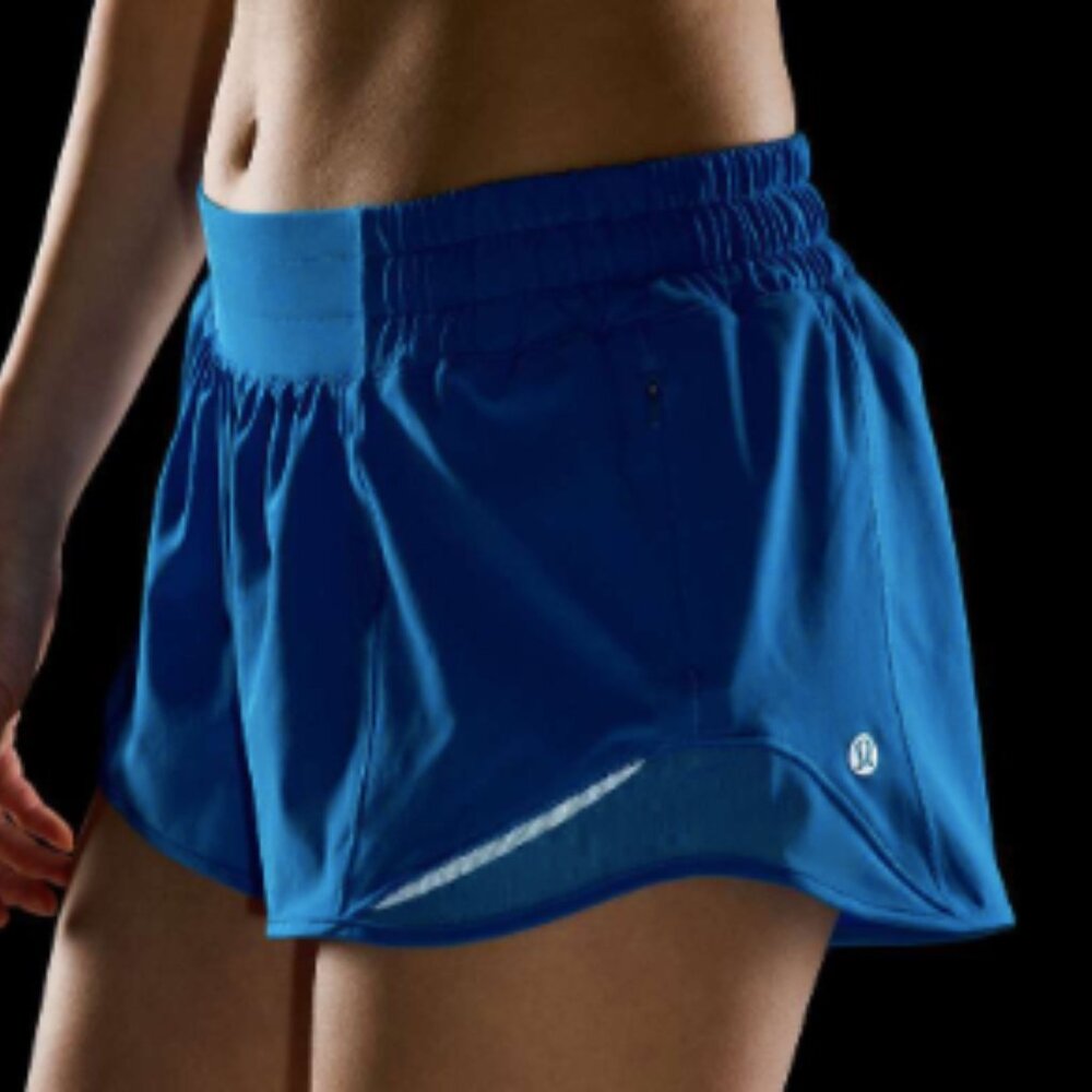 (6364) Lululemon Hotty Hot Low-Rise Short 2.5" in Sz 12 (POOLSIDE) HOT