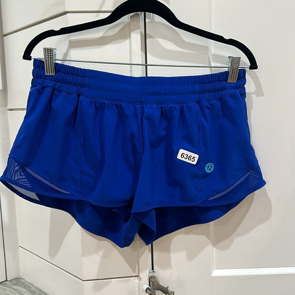 (6365) Lululemon Hotty Hot Short II *2.5" Jet Stream in Sz 12