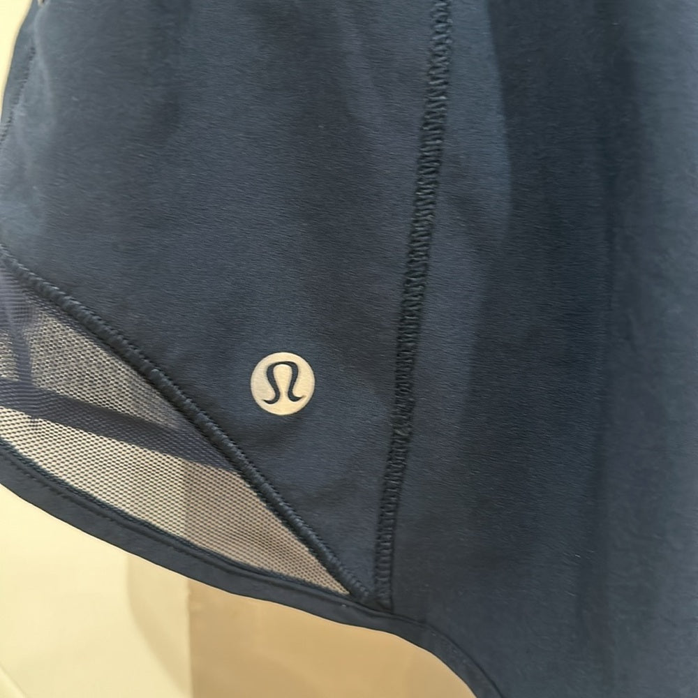 (6368) Lululemon Hotty Hot Short *High-Rise 2.5" TRUE NAVY in Sz 6