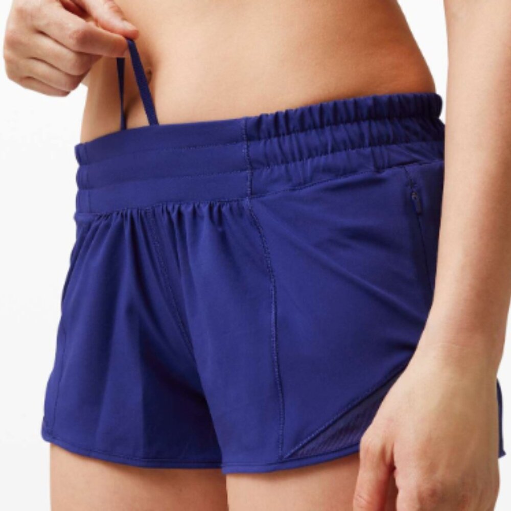 (6369) Lululemon Hotty Hot Short II *2.5" in LARKSPUR in Sz 6