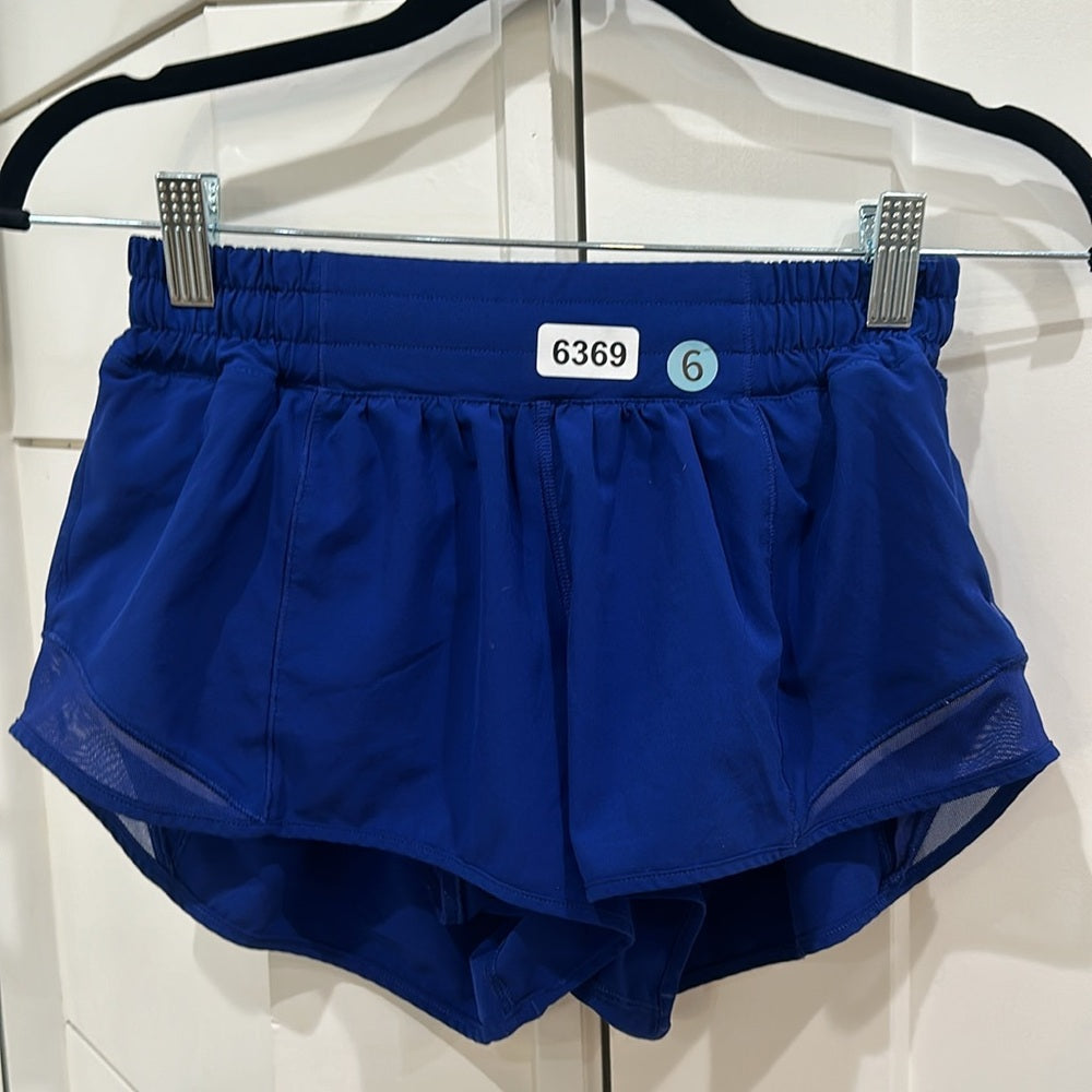 (6369) Lululemon Hotty Hot Short II *2.5" in LARKSPUR in Sz 6