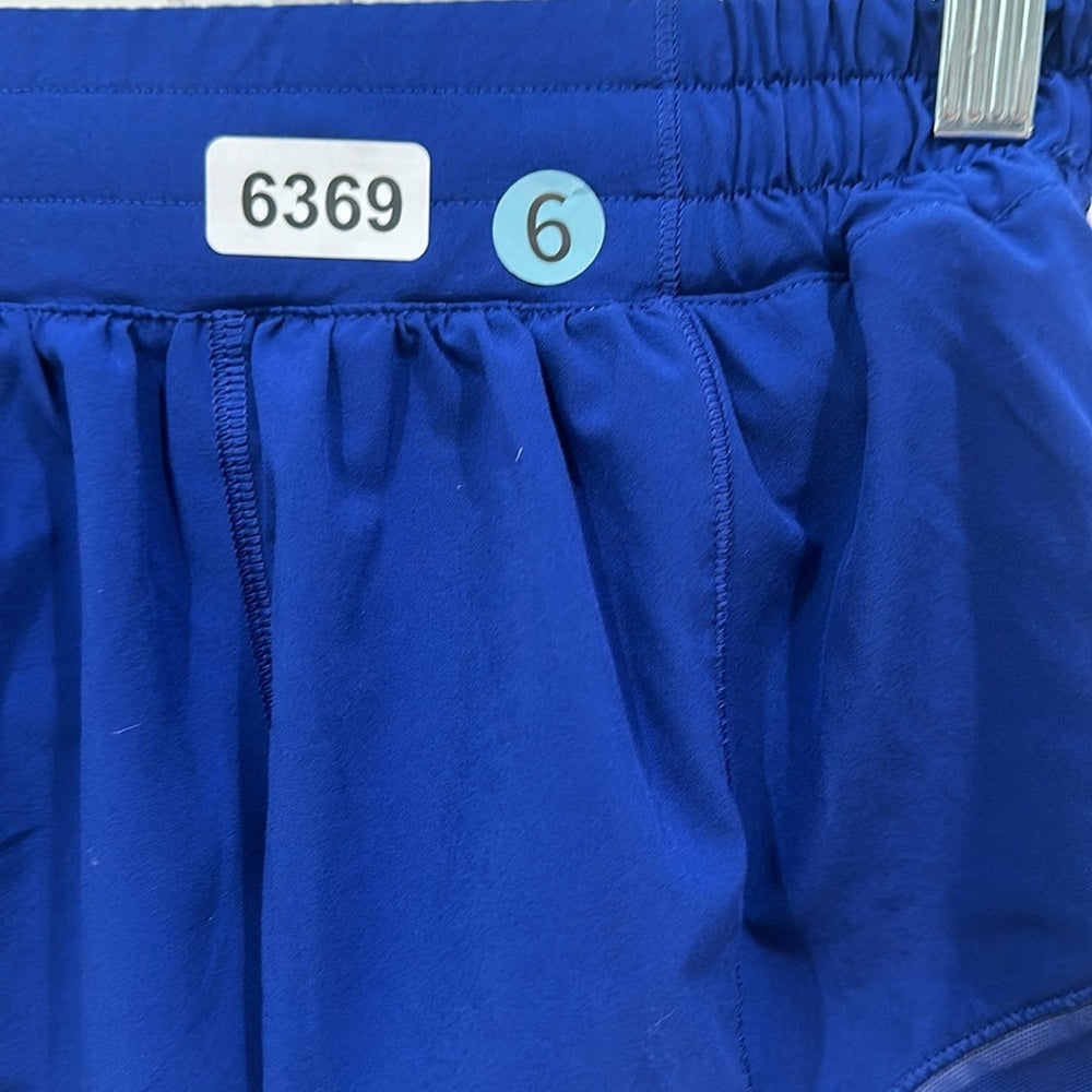(6369) Lululemon Hotty Hot Short II *2.5" in LARKSPUR in Sz 6