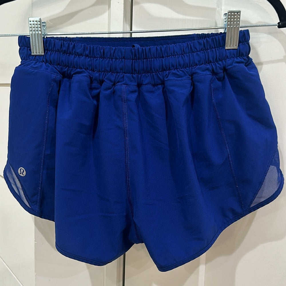 (6369) Lululemon Hotty Hot Short II *2.5" in LARKSPUR in Sz 6