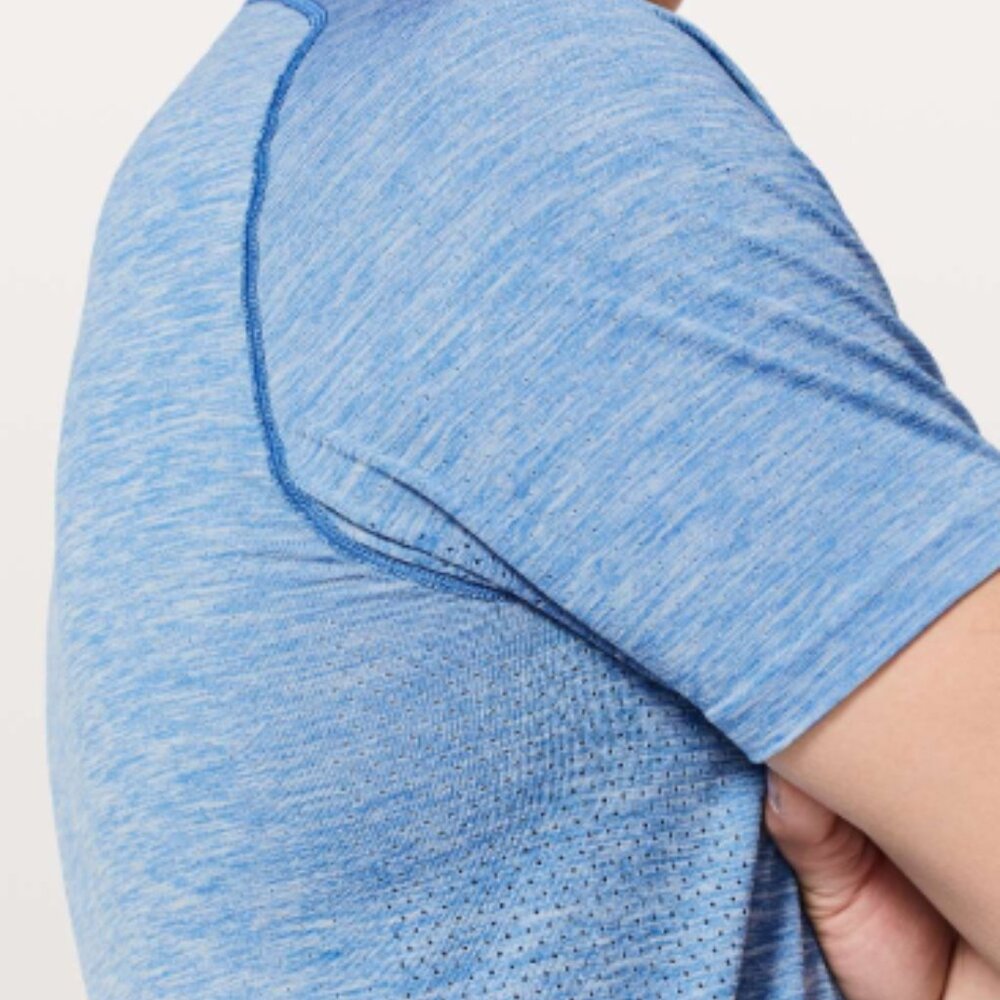 (6060) LULULEMON MENS Metal Vent Tech Surge Short Sleeve Size M *FLAW spots