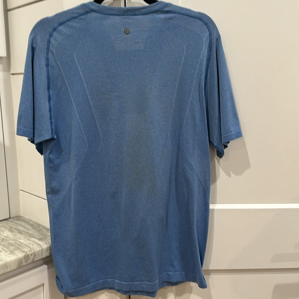 (6060) LULULEMON MENS Metal Vent Tech Surge Short Sleeve Size M *FLAW spots