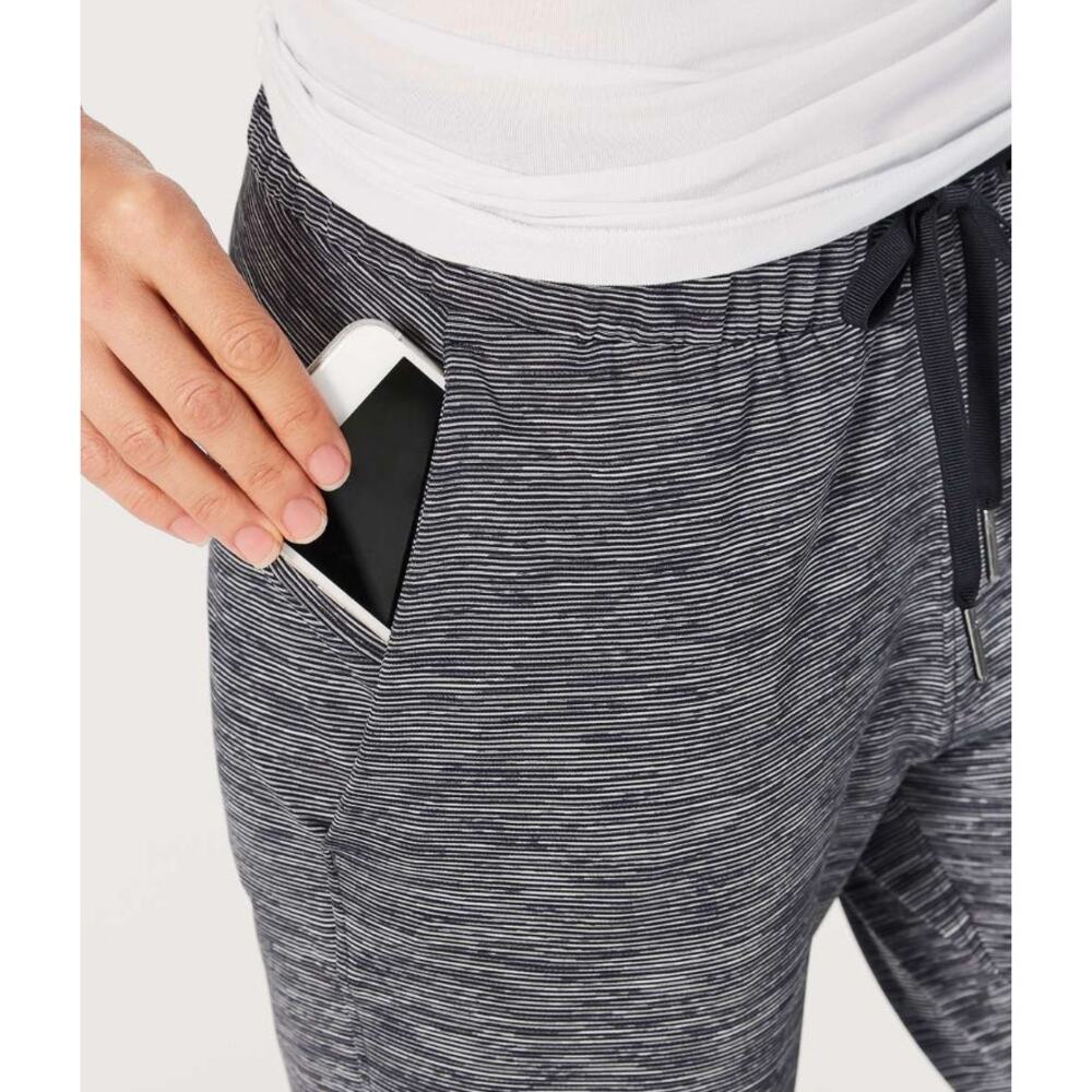 6997 Lululemon On The Fly Pant *28" Wee Are From Space Black Slate / Black