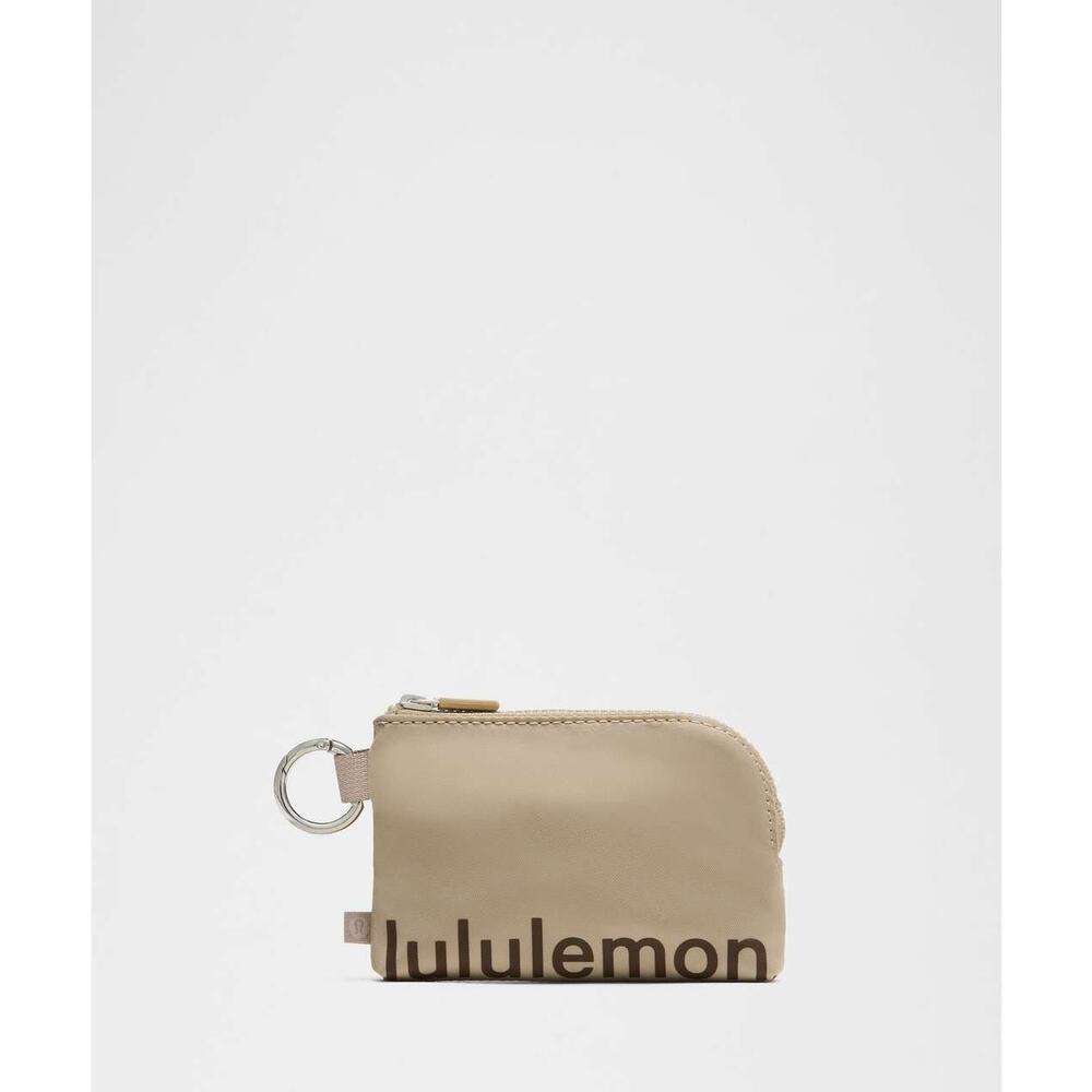 0106 NWT Lululemon Clippable Card Pouch in Raw Linen/Blk $34