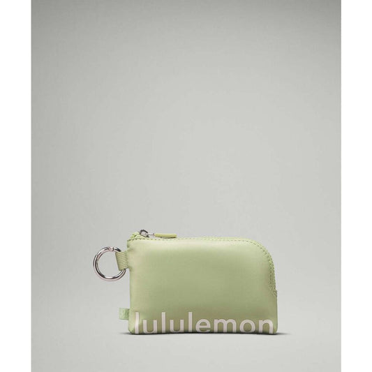 0107 Lululemon Clippable Card Pouch Edamame Green / White Opal