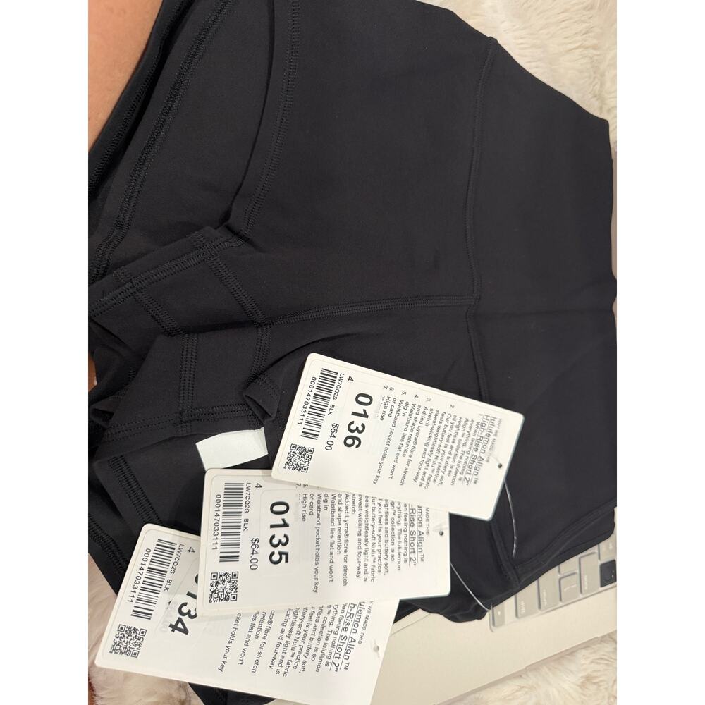 0134/0135/0136 NWT Lululemon Align High-Rise Short 2" Black sz 4